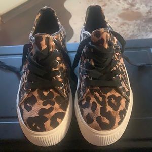 Steve Madden Cheetah Print Platform Sneakers 6.5